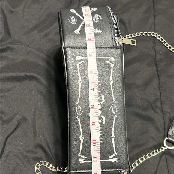 Black Coffin Crossbody Bag with Skeleton Design glow in the dark - Picture 9 of 11